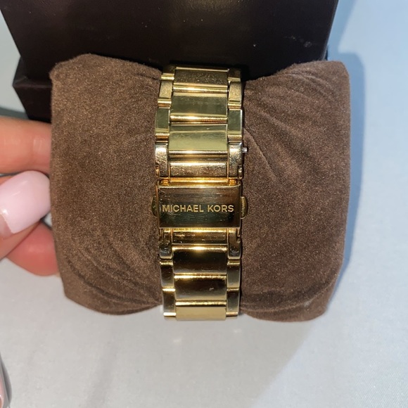 MICHAEL Michael Kors Watch - Picture 5 of 17